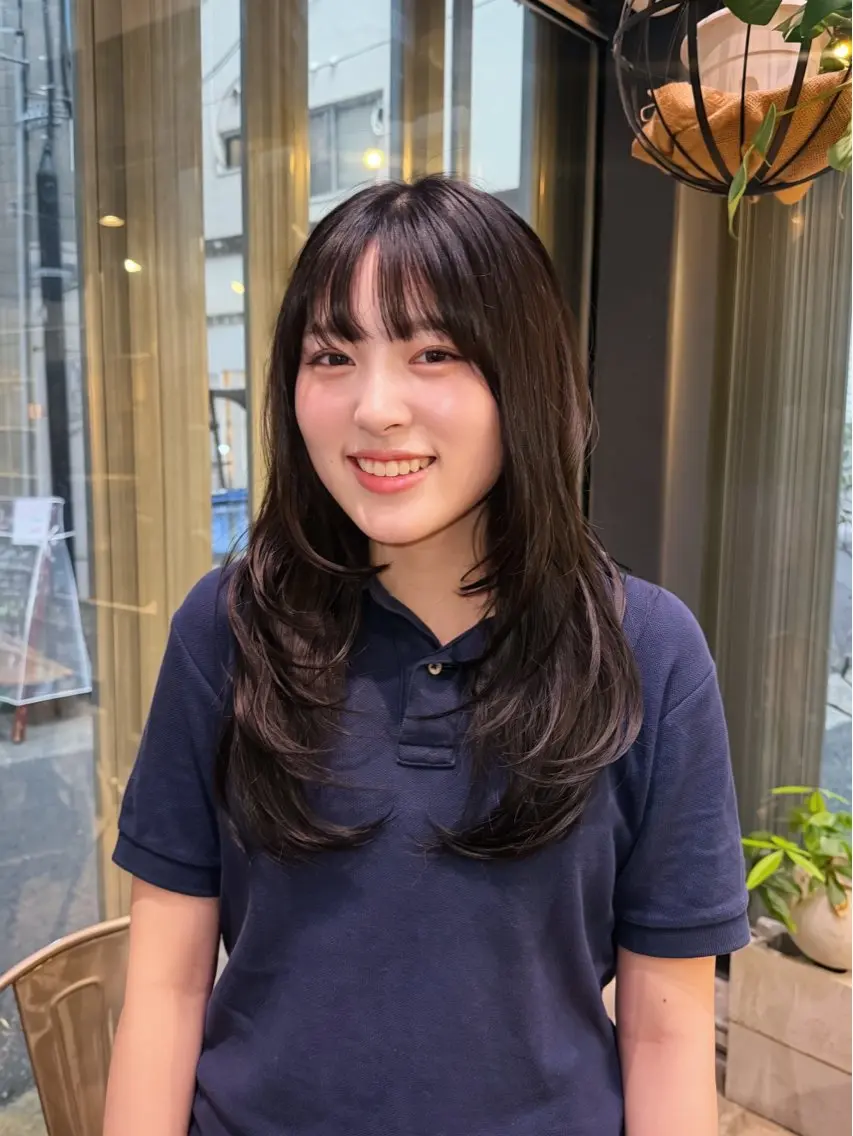 セミロング カラー 黒髪 顔まわりレイヤー 韓国風ヘア レイヤーカット カット ヘアカラー トリートメント MISATO | 神戸元町のヘアスタイル