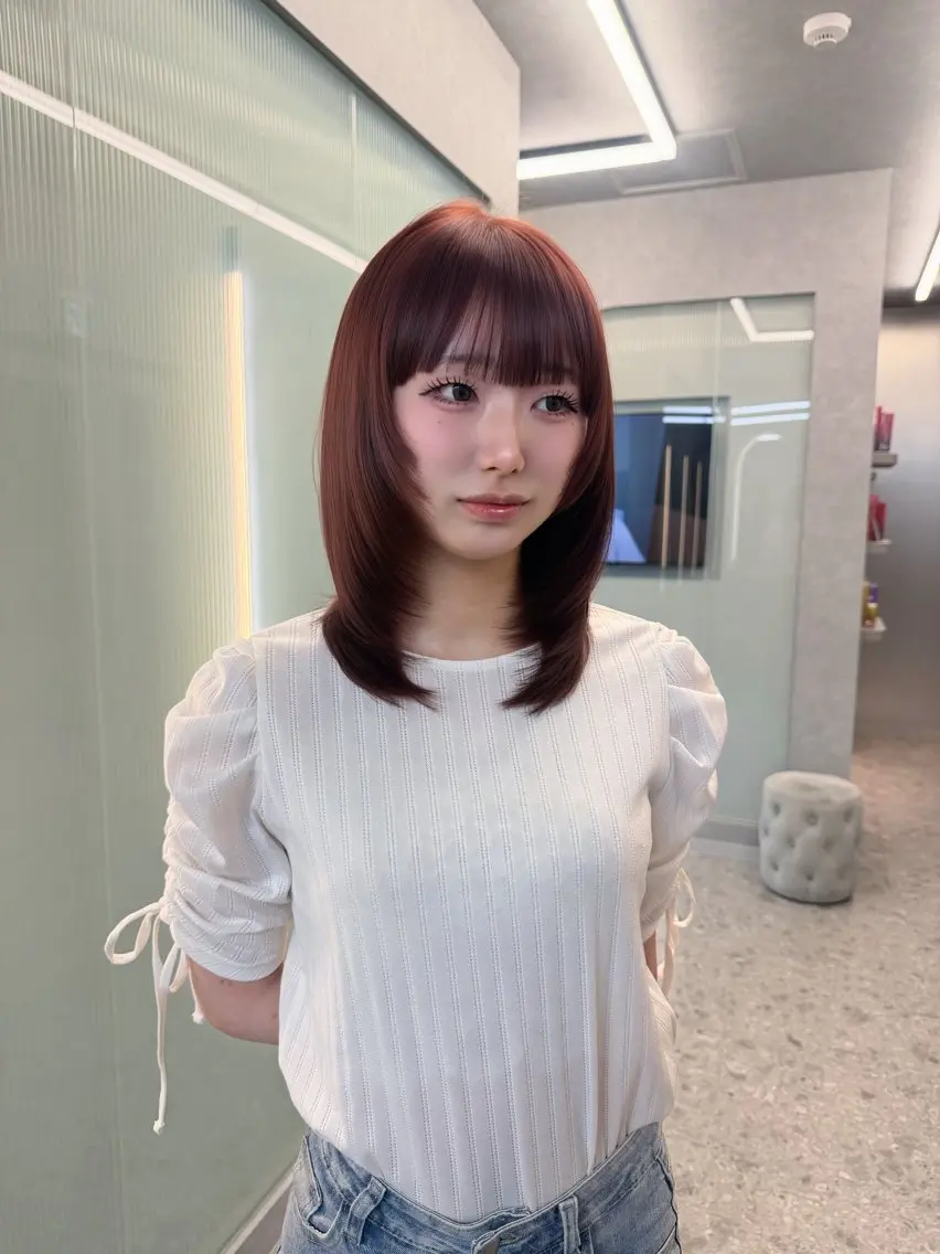 ミディアム カラー レッドカラー ハイレイヤー レイヤーカット ヘアカラー トリートメント iwao seiraのヘアスタイル