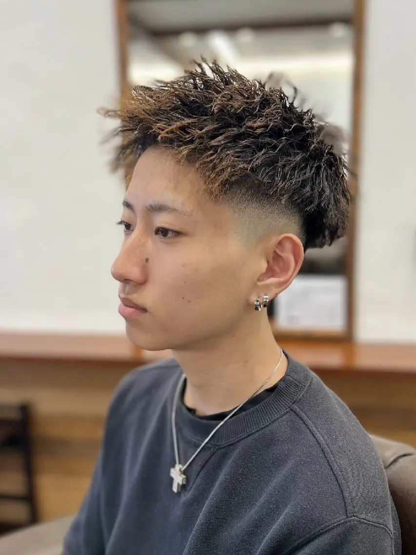 メンズモデルカット(水、木、金の20時からのみの受け付け)シャンプー付ですの写真