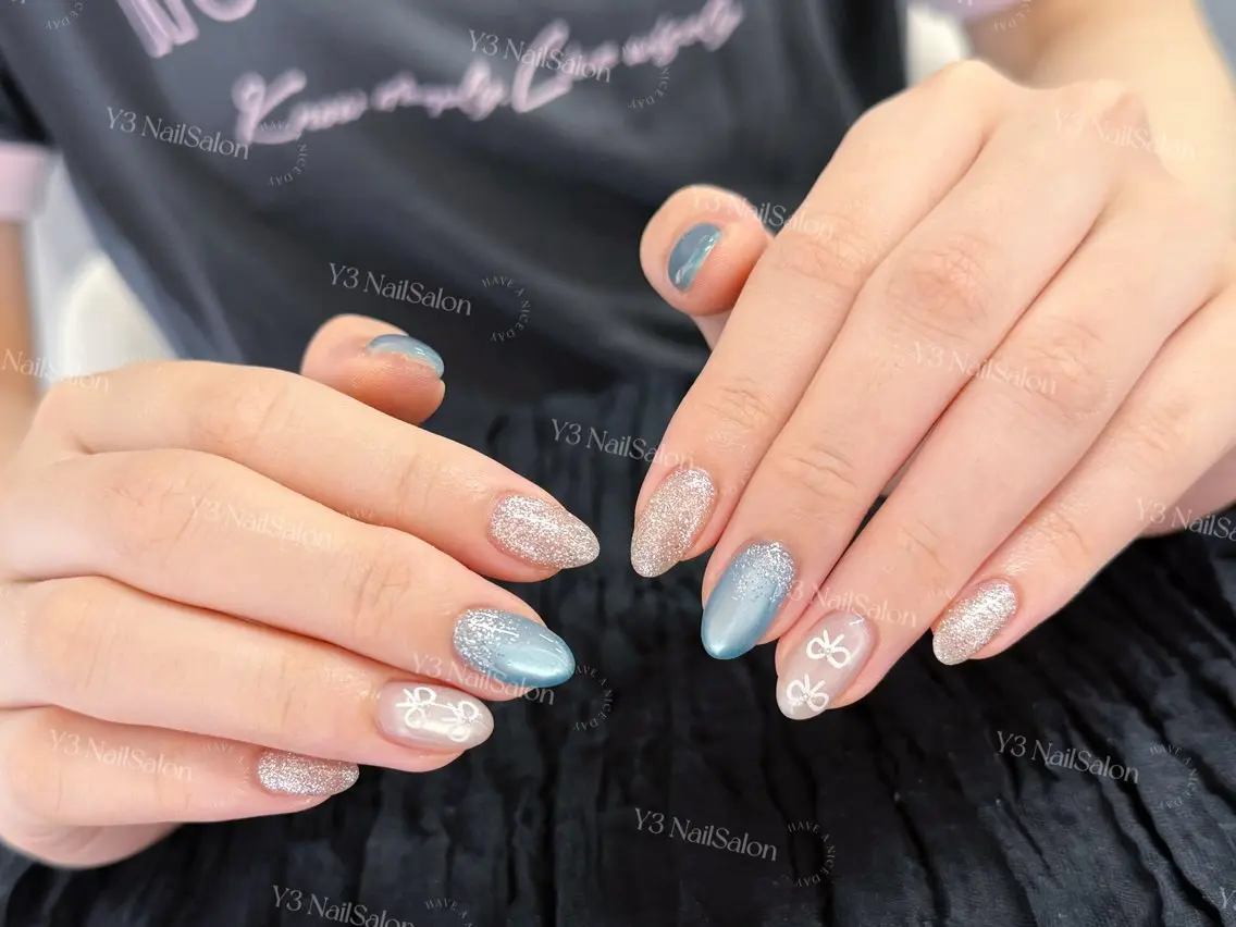 ネイル ブルー フラワーネイル マグネットネイル オフィスネイル シンプルネイル ハンドネイル Y3 NailSalonのネイルデザイン