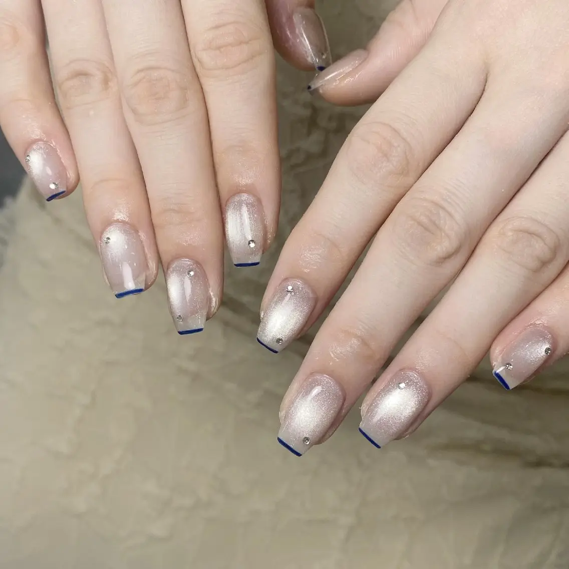 ネイル チークネイル フレンチネイル ジェルネイル ガーリー キラキラネイル ハンドネイル UM Nail Salonのネイルデザイン