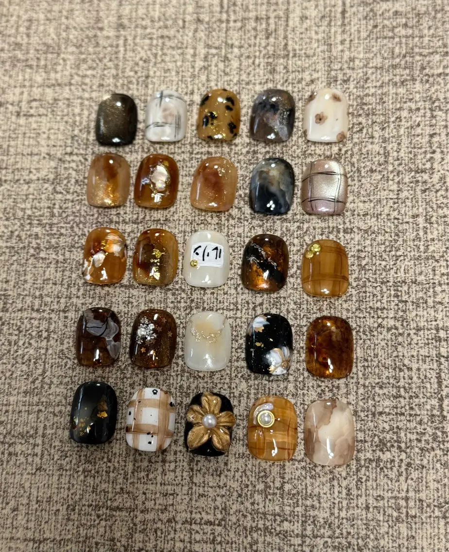 ネイル べっ甲ネイル ハンドネイル ルリン サロン💅のネイルデザイン