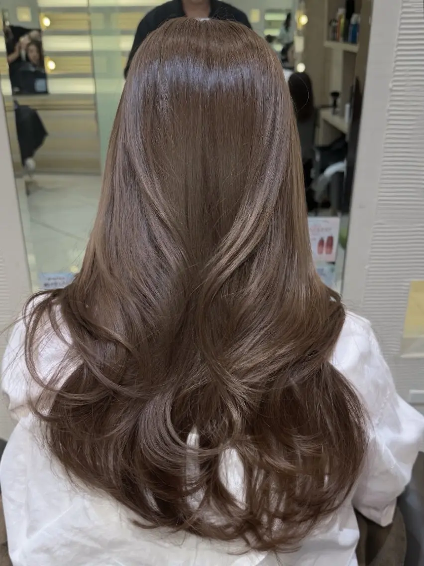 カラー セミロング 艶髪/似合わせ/ ブリーチなし🫧のヘアスタイル