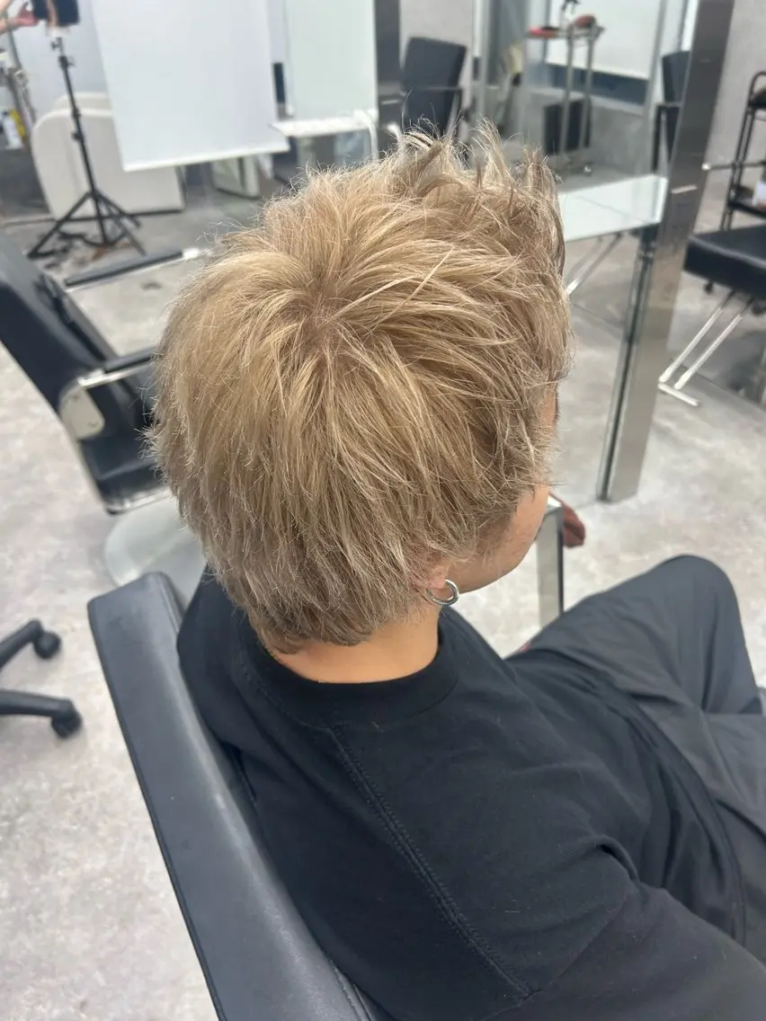 カラー AI KAのヘアスタイル