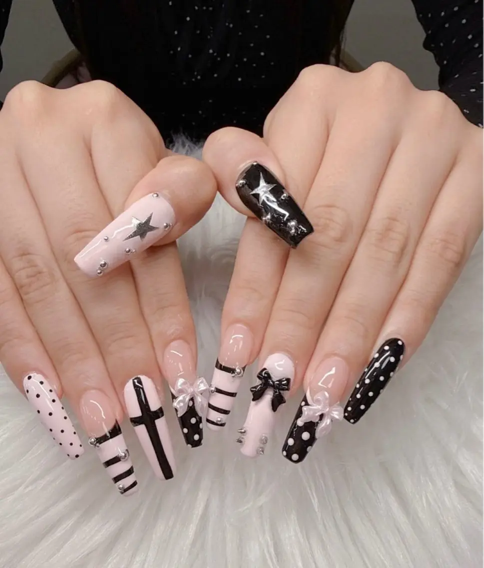 ネイル フレンチネイル グラデーション 韓国ネイル マグネットネイル ミラーネイル ハンドネイル REI nailのネイルデザイン