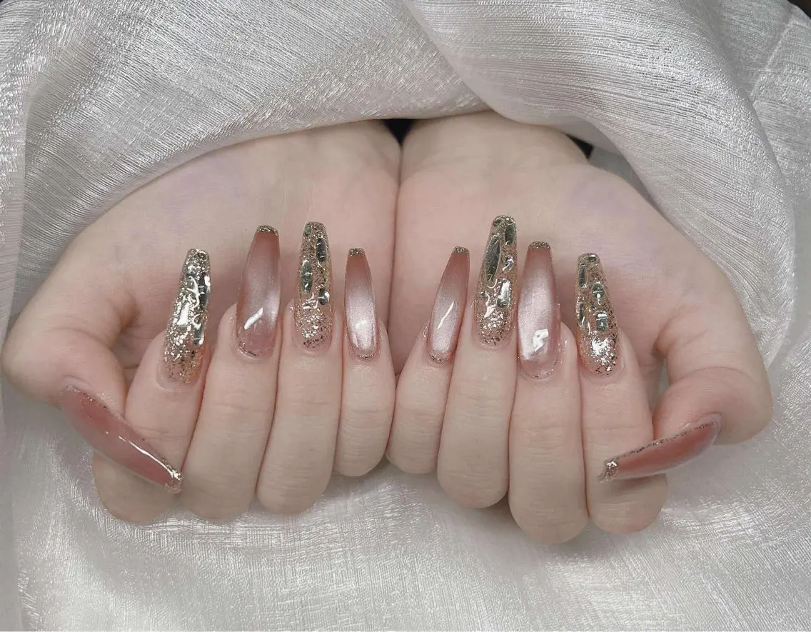 ネイル 長さ出し グラデーション 卒業式 キラキラネイル マグネットネイル ハンドネイル Lee Nailsのネイルデザイン