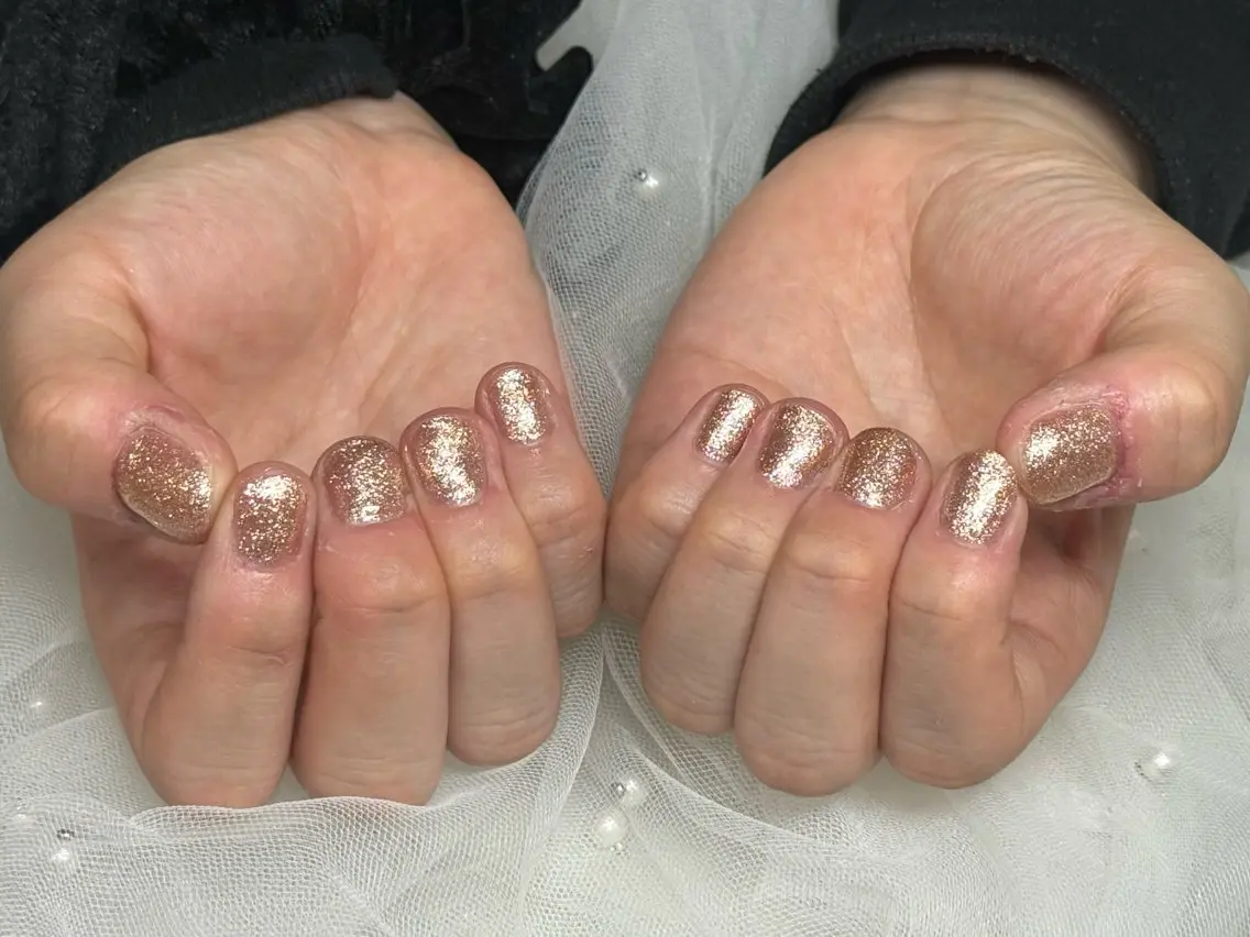 ネイル ゴールド ラメ(グリッター) ハンドネイル サロンドポメ SHIZUKUのネイルデザイン