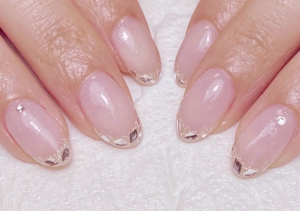 ネイル フレンチネイル ガラスフレンチ キラキラネイル ブライダルネイル ハンドネイル Nail Salon K 🧸美爪育成のネイルデザイン