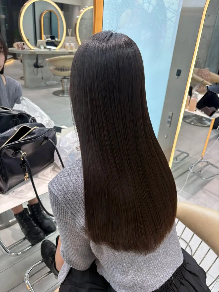 ロング カット 縮毛矯正 トリートメント 福岡縮毛矯正✨️ ストレート 向井和輝のヘアスタイル