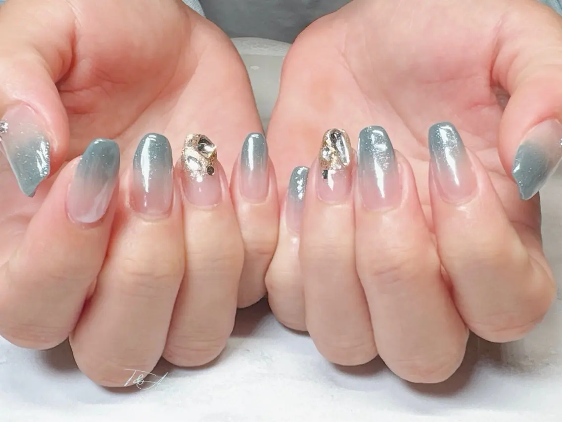 ネイル ジェルネイル グラデーション 水色 オフィスネイル スカルプネイル T&A nailのネイルデザイン