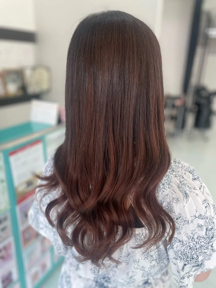 ロング ロング 吉田 麻倫のヘアスタイル