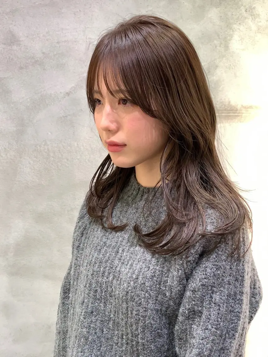 セミロング レイヤーカット ローレイヤー カット ヘアカラー ✨コテ巻き風パーマ ✨川合佑哉のヘアスタイル
