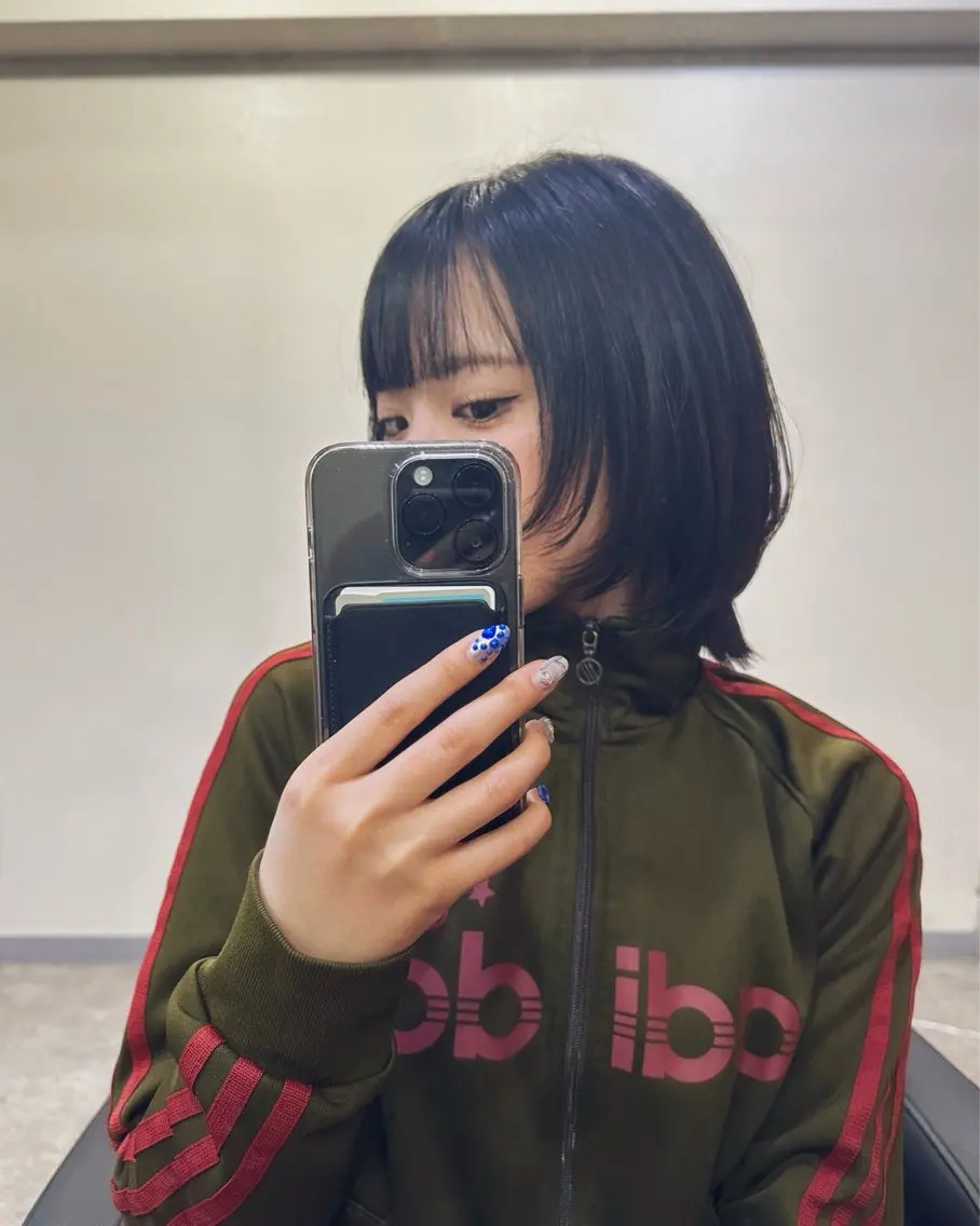 ショート カラー パーマ ヘアアレンジ メンズ 切りっぱなしボブ メンズ韓国風 ボブ くせ毛 髪質改善 切りっぱなしヘアボブ ミディアムヘアRYOのヘアスタイル