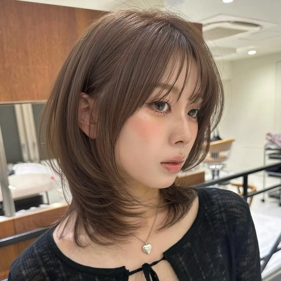 ミディアム カラー ヘアアレンジ 内大久保 列夏のヘアスタイル