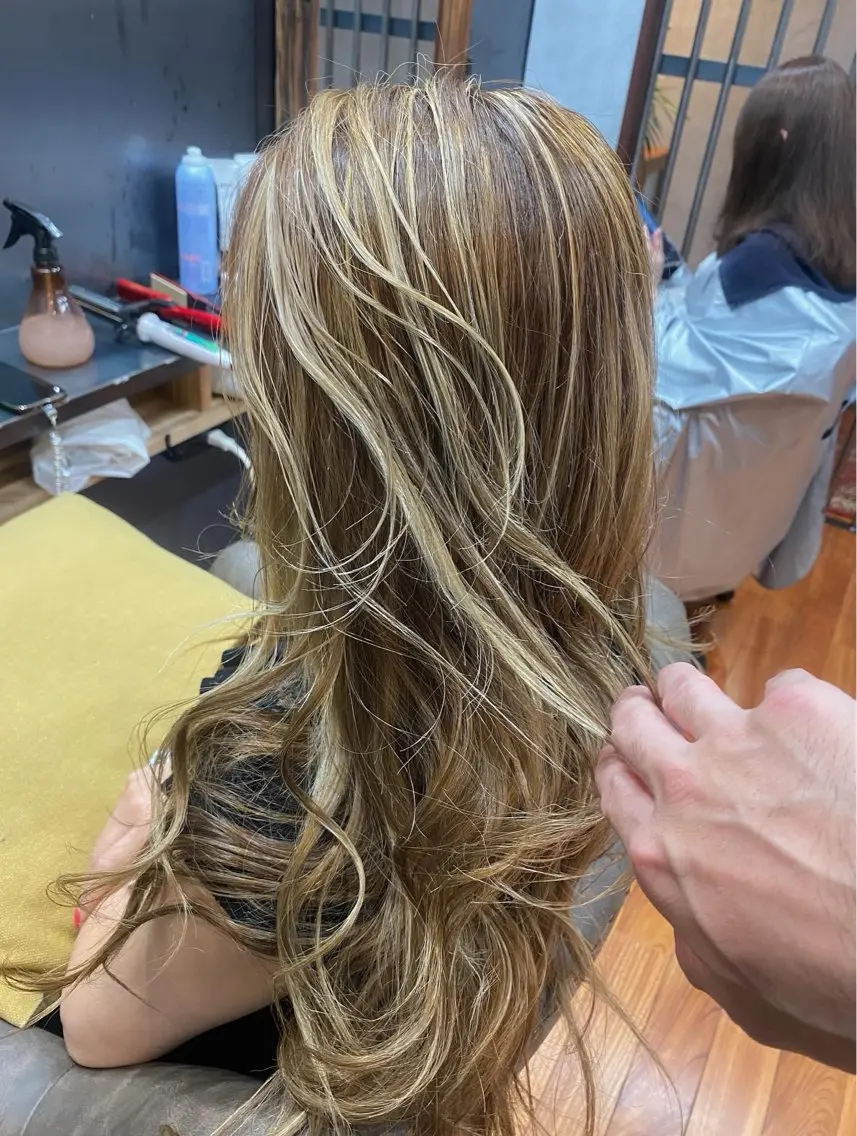 ロング カラー ヘアアレンジ ハイライトカラー ハイライト 烏山 達也のヘアスタイル