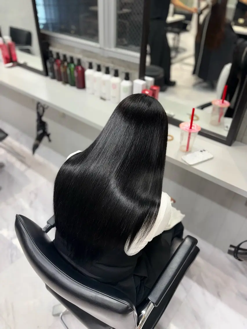 ロング カラー 黒髪 ヘアカラー みう 📍新宿美髪のヘアスタイル