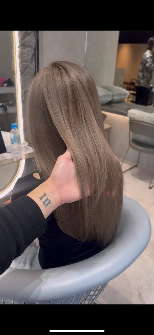 セミロング カラー ヘアカラー トリートメント Aster 店長 れおんのヘアスタイル