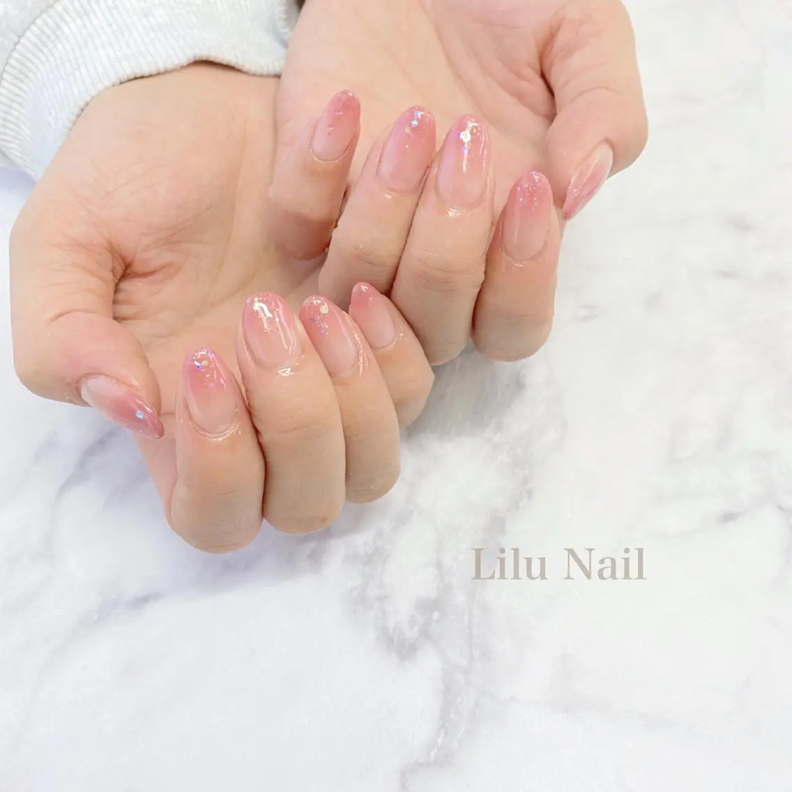 ネイル グラデーション モチの良さ◉ フィルインネイル♡のネイルデザイン
