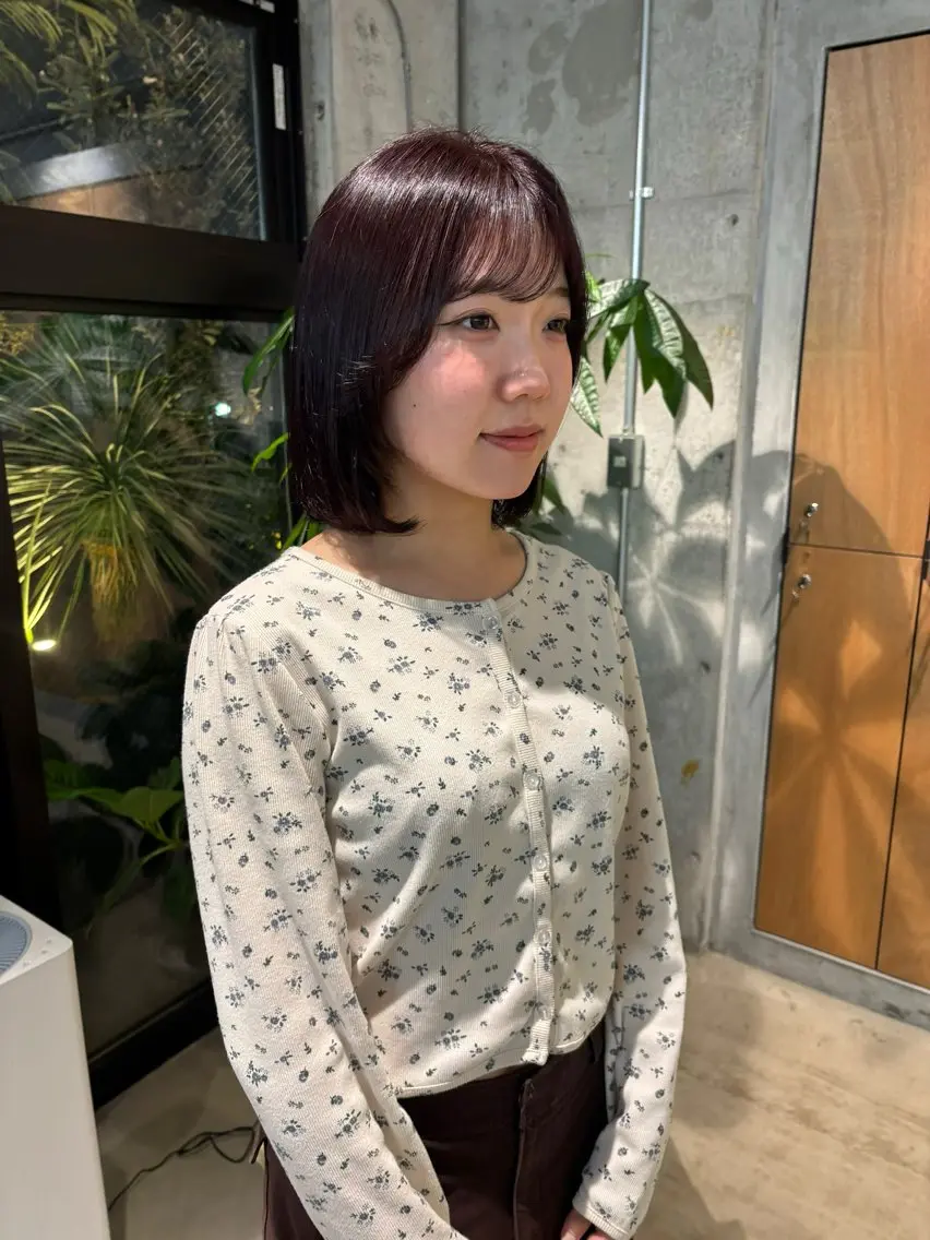 ミディアム カラー ブリーチ ブラウンカラー カシス 透明感カラー ブリーチなしカラー ヘアカラー 林 璃乙菜のヘアスタイル