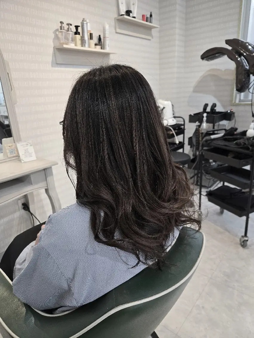セミロング カット ヘアカラー トリートメント ハイライトならお任せ 福田 将太のヘアスタイル