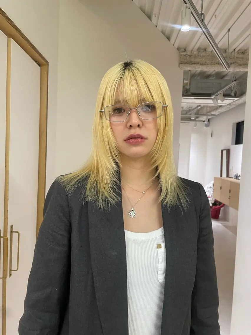 セミロング DEEokazaki hina.Oのヘアスタイル