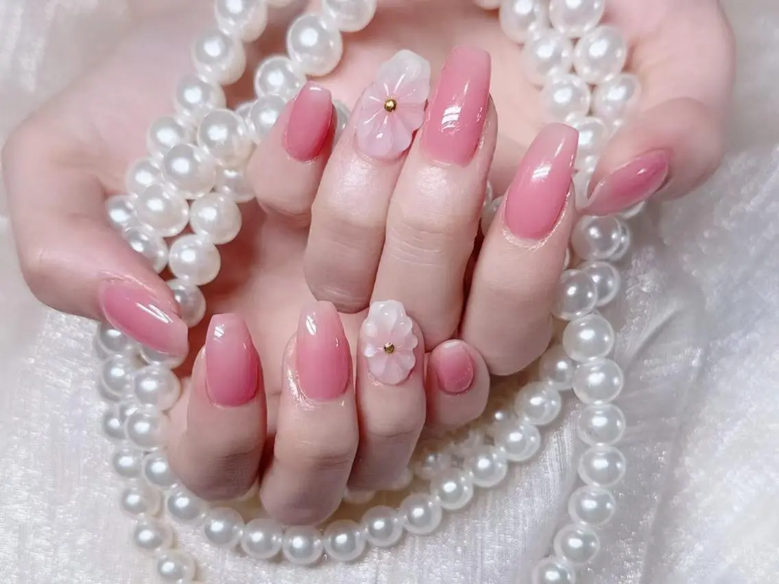 ネイル オーロラネイル 長さ出し フレンチネイル ガーリー キラキラネイル Lucky nailのネイルデザイン