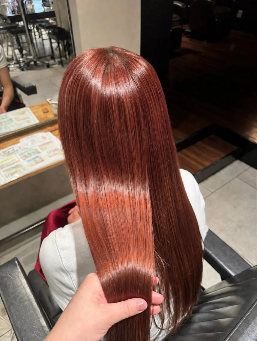 SAYA NEWTONのヘアスタイル