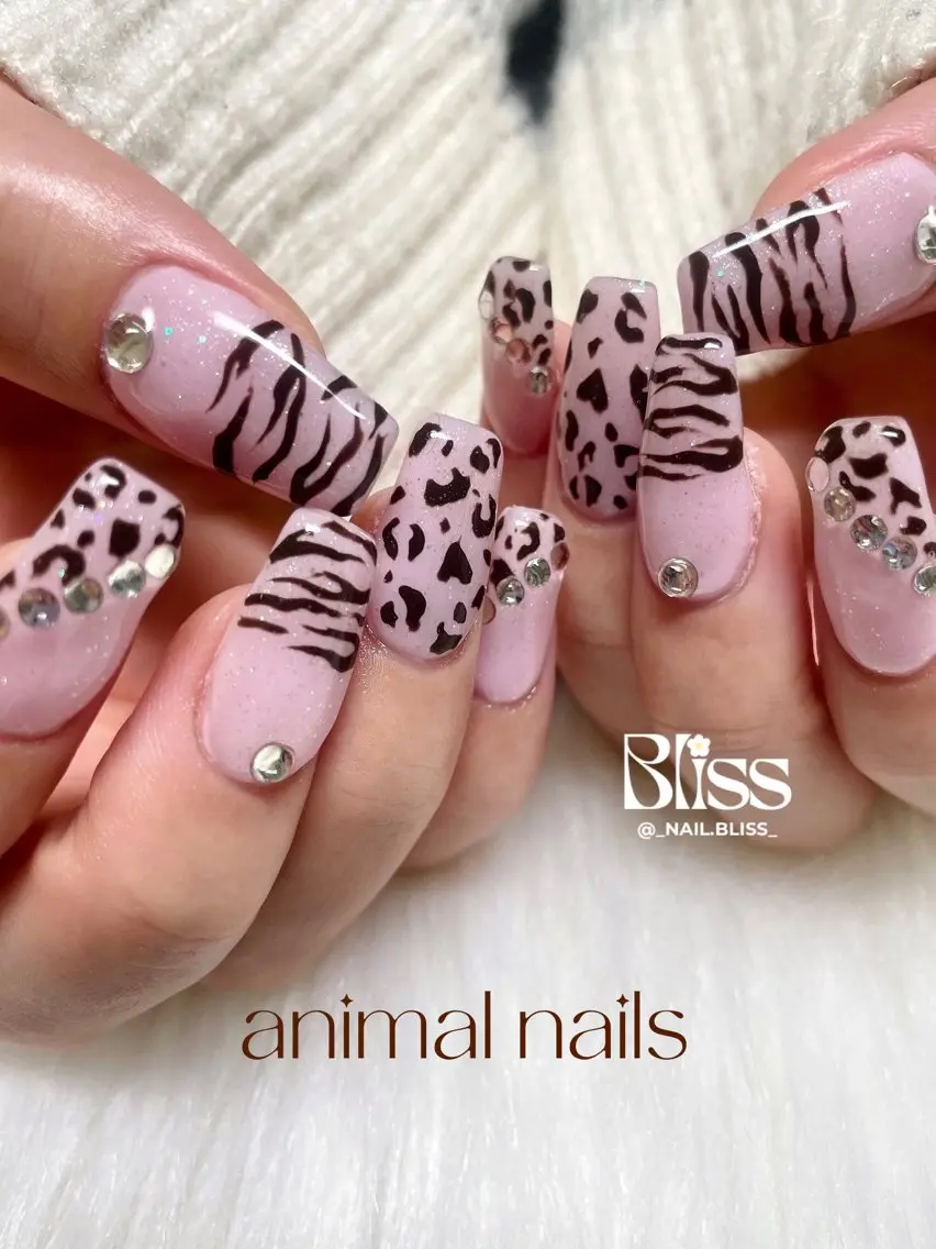 ネイル アニマル柄 ガーリー 持ち込み ハンドネイル NAIL BLISSのネイルデザイン