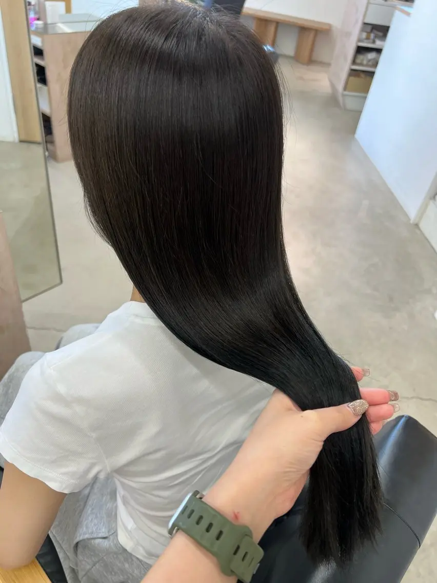 ロング カット ヘアカラー トリートメント vince. moekoのヘアスタイル