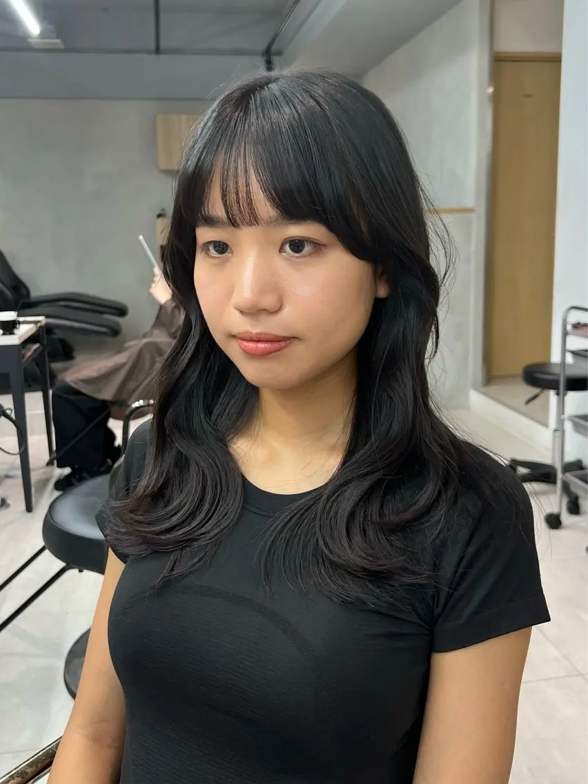 ロング カラー カット ヘアカラー 小森聖奈 韓国風レイヤーカットのヘアスタイル