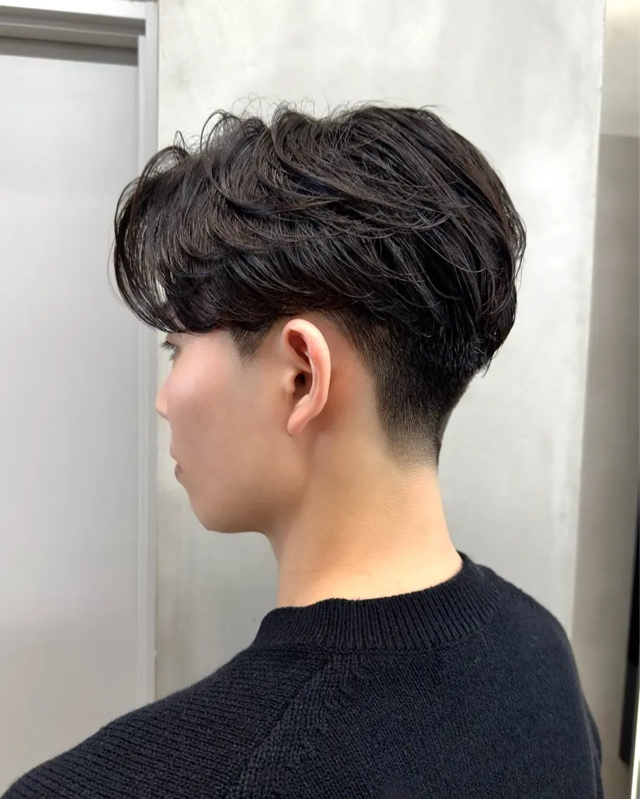 ショート メンズ カット ハイトーンニュアンス 毛流れシャドウパーマのヘアスタイル