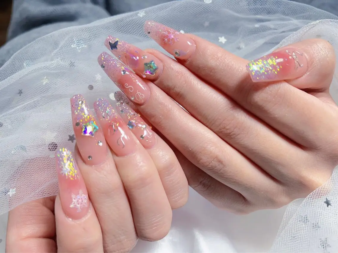 ネイル キラキラネイル ストーンネイル nail salon Recessのネイルデザイン