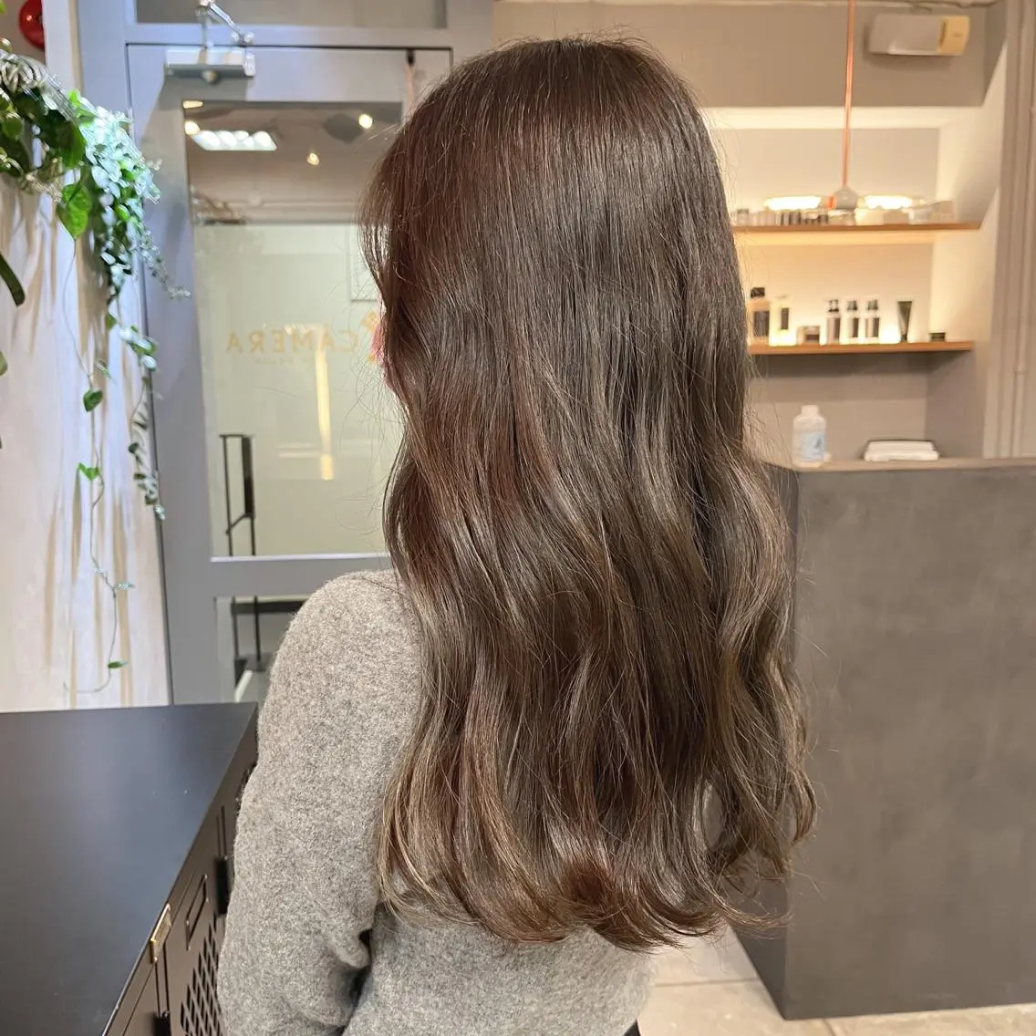 ロング カラー アッシュ アッシュブラウン ブラウンカラー 井手 咲乃のヘアスタイル