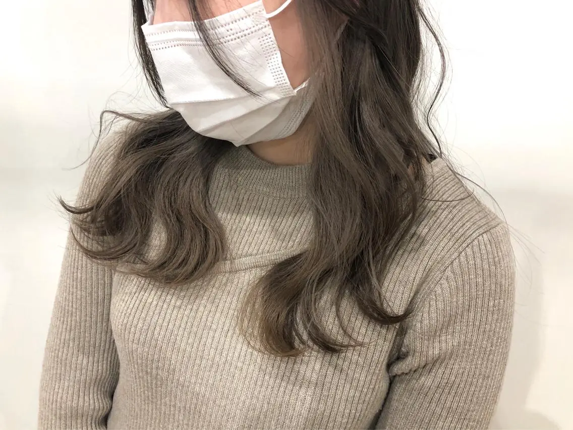 カラー ヘアカラー white.梅田 デザインカラー🦄のヘアスタイル