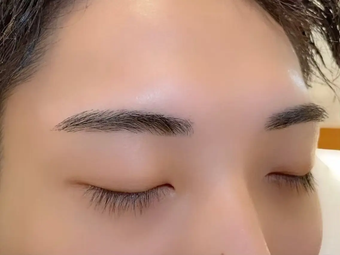 メンズ アイブロウ 🌱Ai Quick 新宿/シノネ🪞🫧のヘアスタイル