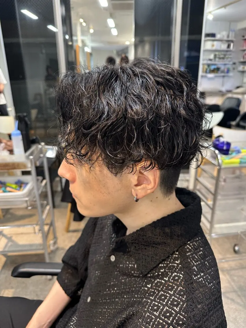 パーマ メンズ メンズパーマ ツイストスパイラルパーマ 波巻きパーマ スパイラルパーマ fifth/原宿/ カットモデル/カズのヘアスタイル