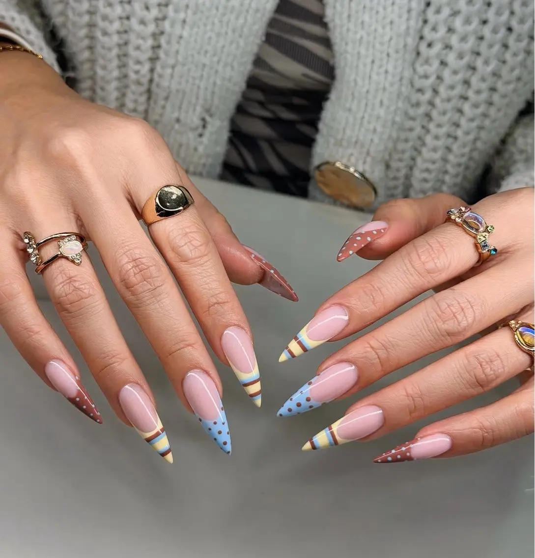 ネイル アートネイル ボルドー フレンチネイル ジェルネイル 氷ネイル・うるうるネイル ハンドネイル Julie Nail Hinのネイルデザイン