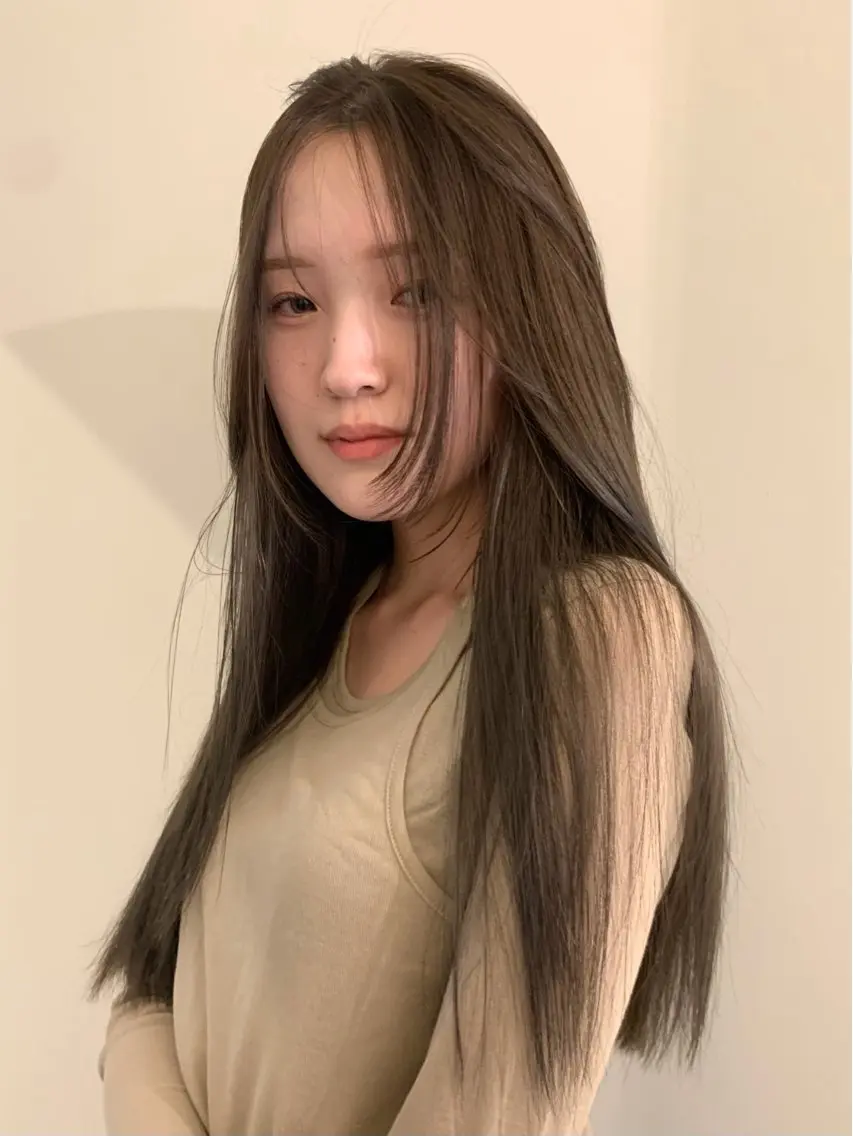 ロング カラー ブリーチ ダブルカラー グレージュ ブリーチなしカラー ロング ヘアカラー 落合希 Olivebeigeのヘアスタイル
