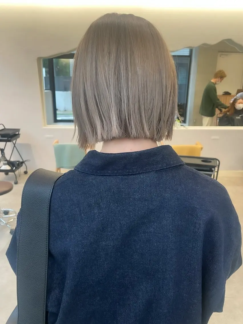 ショート カラー ヘアアレンジ ミニボブ/ブリーチ 🌈MISATOのヘアスタイル