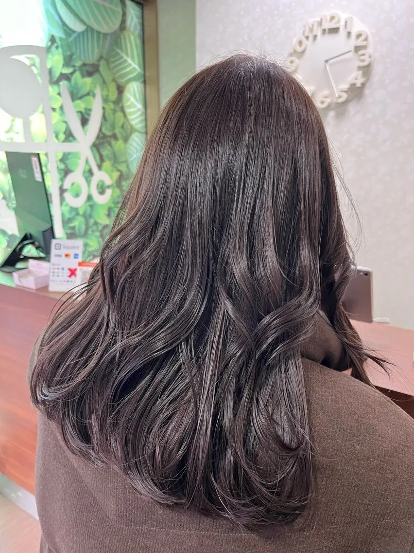 セミロング ヘアカラー トリートメント 辻 風香のヘアスタイル