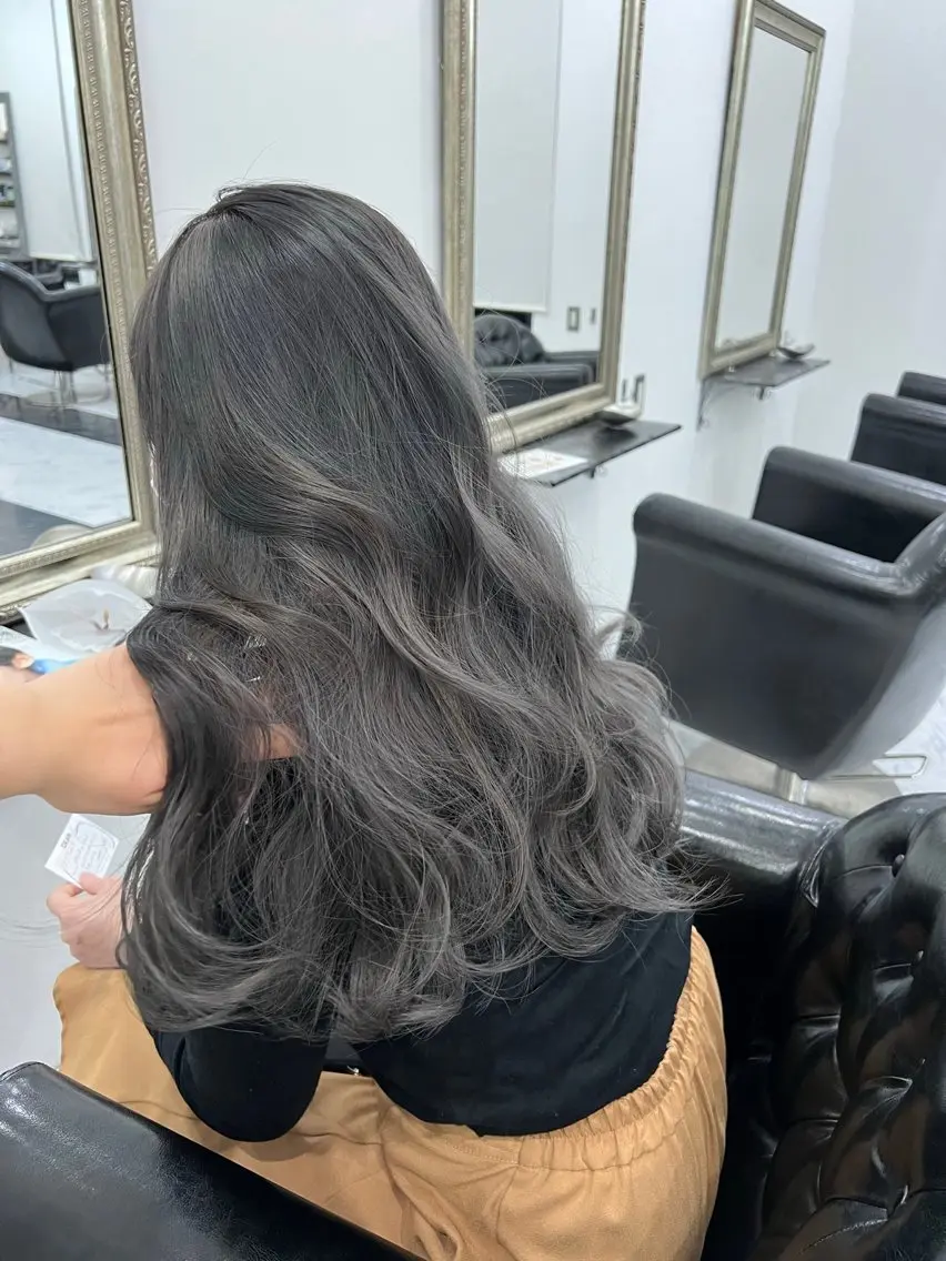 ロング ヘアカラー トリートメント MAYU / Raf.のヘアスタイル