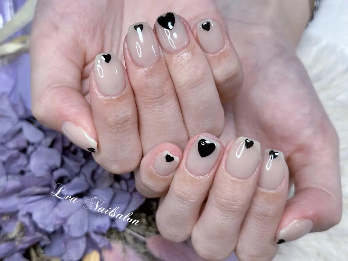 ショート カラー ネイル Le’a NailSalonのネイルデザイン
