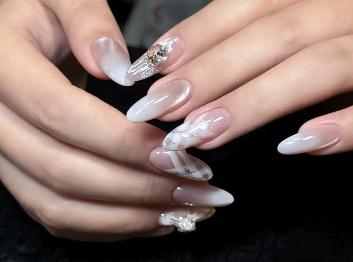 ネイル ハンドネイル エリ🫧 nail池袋東口のネイルデザイン