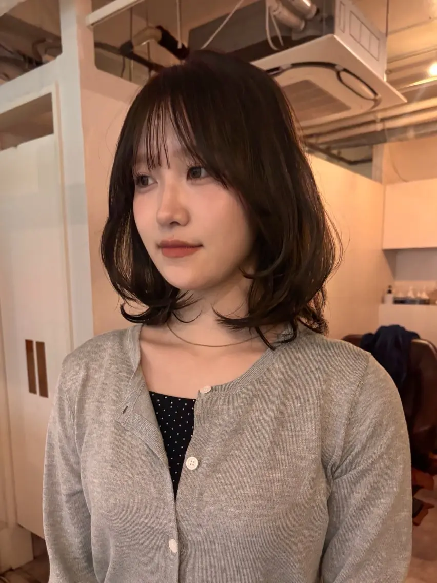 ミディアム カラー 伸ばしかけ レイヤーカット カット ヘアカラー 透明感カラー /Kanon️🫧のヘアスタイル