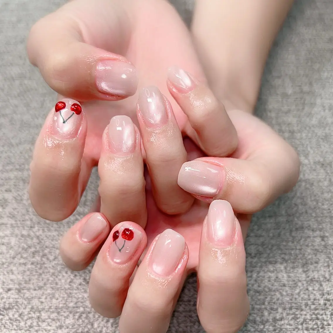 ネイル アートネイル グラデーション キラキラネイル ラメ(グリッター) シルバー ハンドネイル Cute Tips nailのネイルデザイン