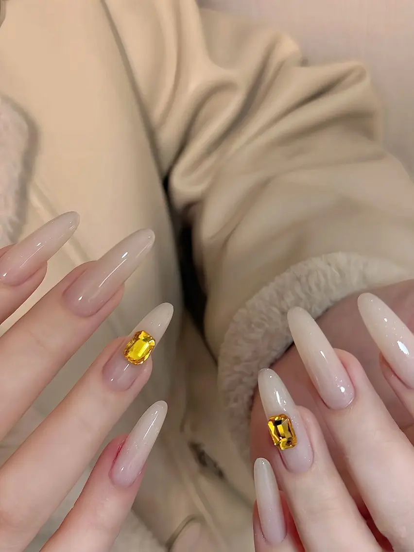 ネイル ハンドネイル Luna Gladeのネイルデザイン
