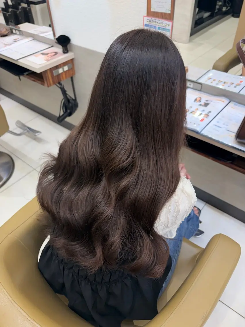 ロング ヘアカラー トリートメント 三並 綾夏のヘアスタイル
