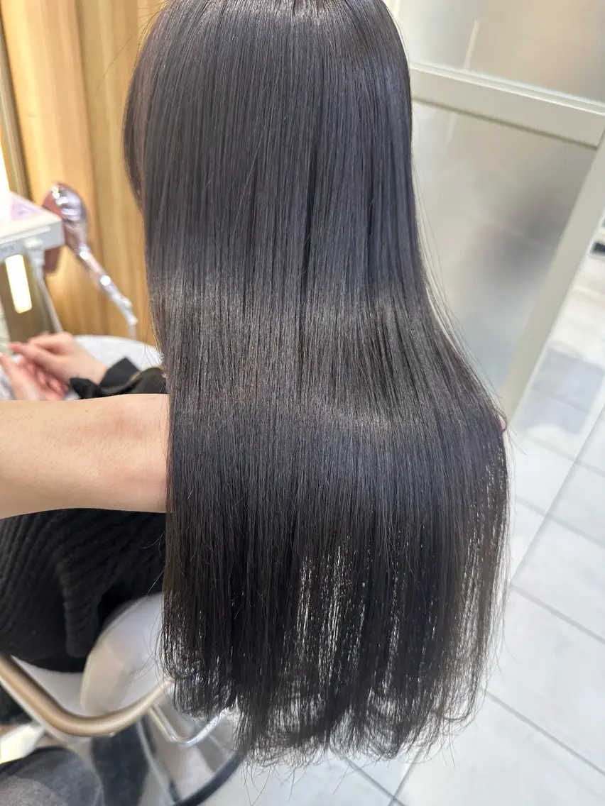 ロング ヘアカラー 𝐑𝐞𝐨/透明感 𝐜𝐨𝐥𝐨𝐫のヘアスタイル