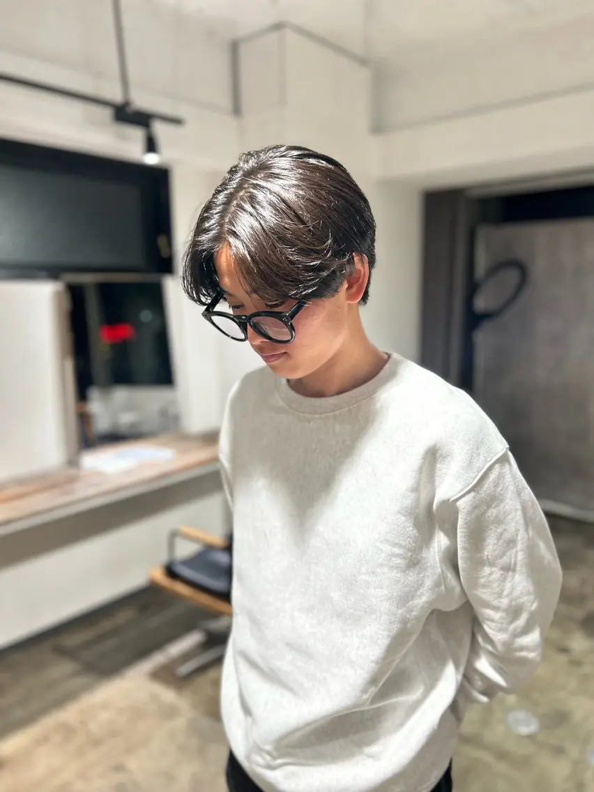 ショート メンズ センターパート ダウンパーマ メンズ韓国風 マッシュ メンズパーマ 名駅/フェザーパーマ 韓国ヘア/森岡のヘアスタイル