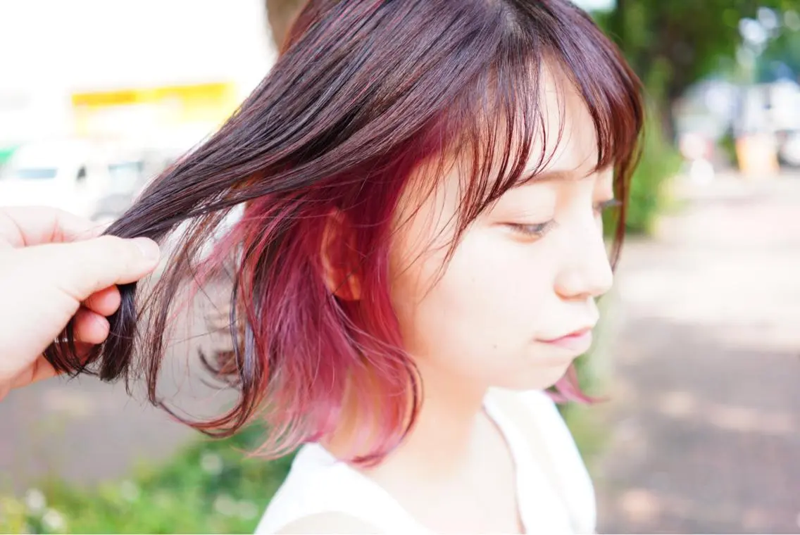 ミディアム カラー インナーカラー ピンクカラー ヘアカラー トリートメント ハイトーン/レイヤー /ケアブリーチ石川治のヘアスタイル